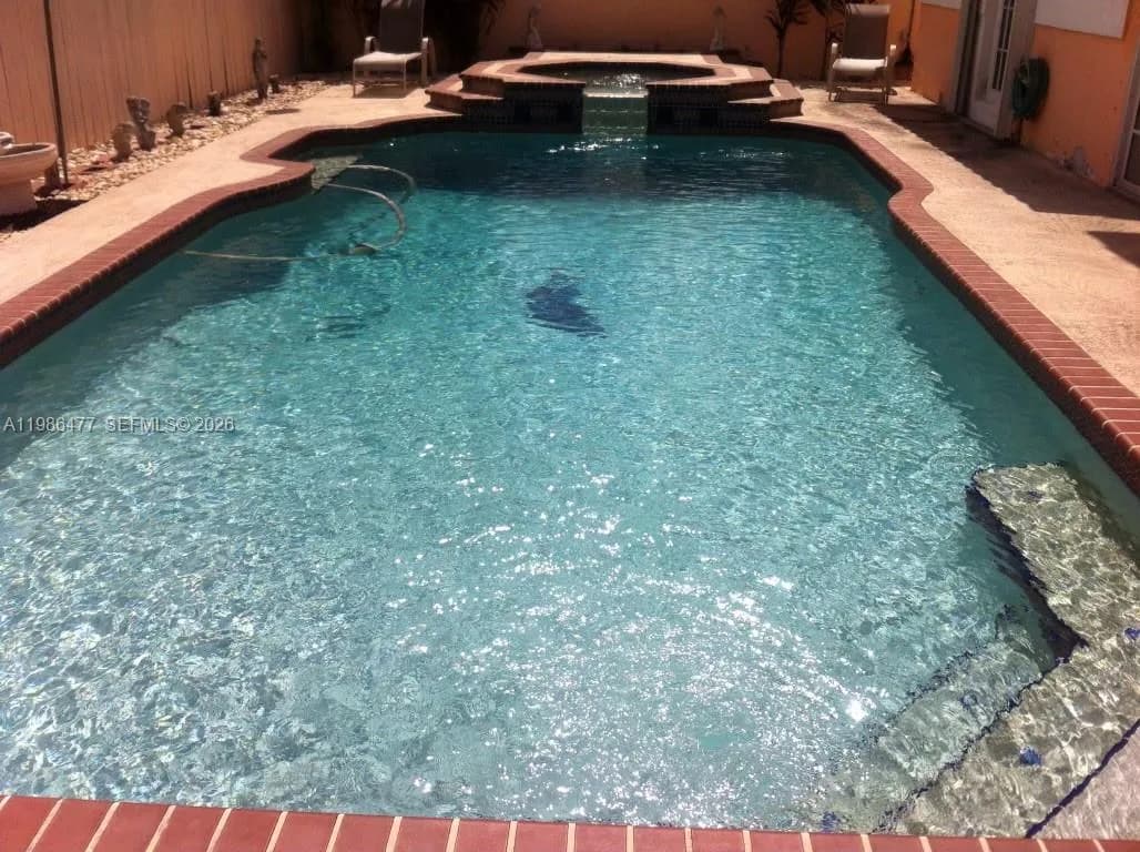 661 NE 4th Pl, Hialeah FL 33010