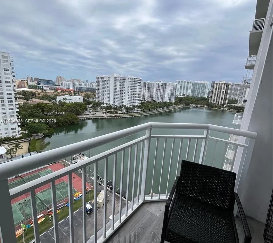 18071 Biscayne Blvd # 1702, Aventura FL 33160