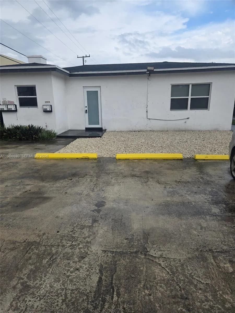 1975 NW 24th Ct, Miami FL 33125