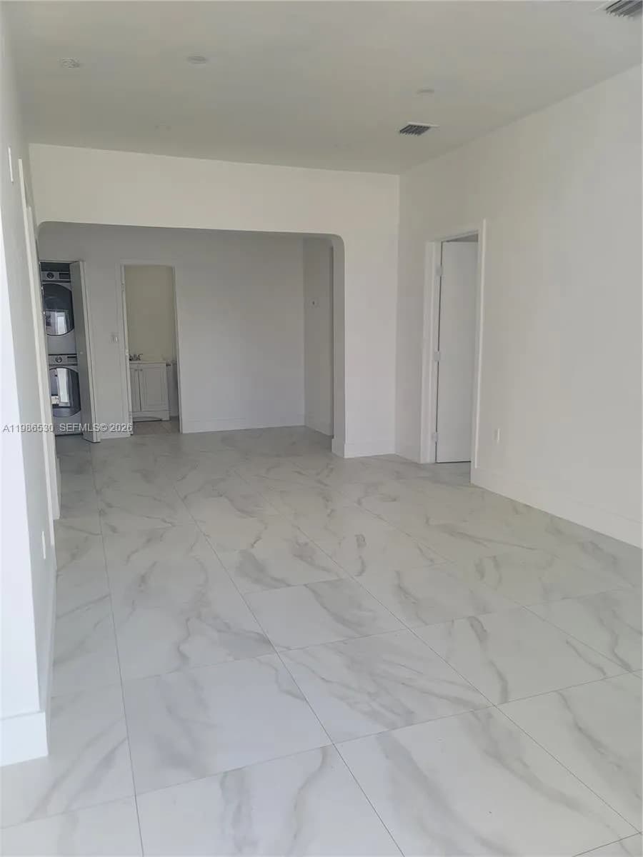 1975 NW 24th Ct, Miami FL 33125