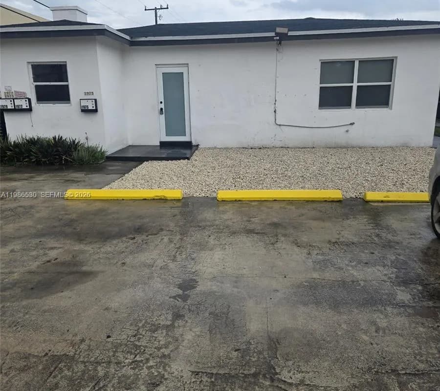 1975 NW 24th Ct, Miami FL 33125