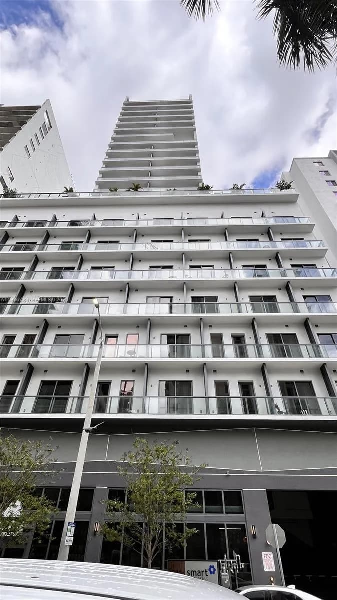 229 SW 9th St # 307, Miami FL 33130