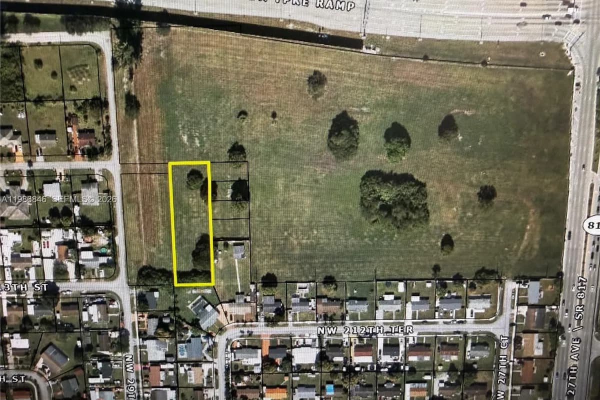 2861 NW 213th St, Miami Gardens FL 33056