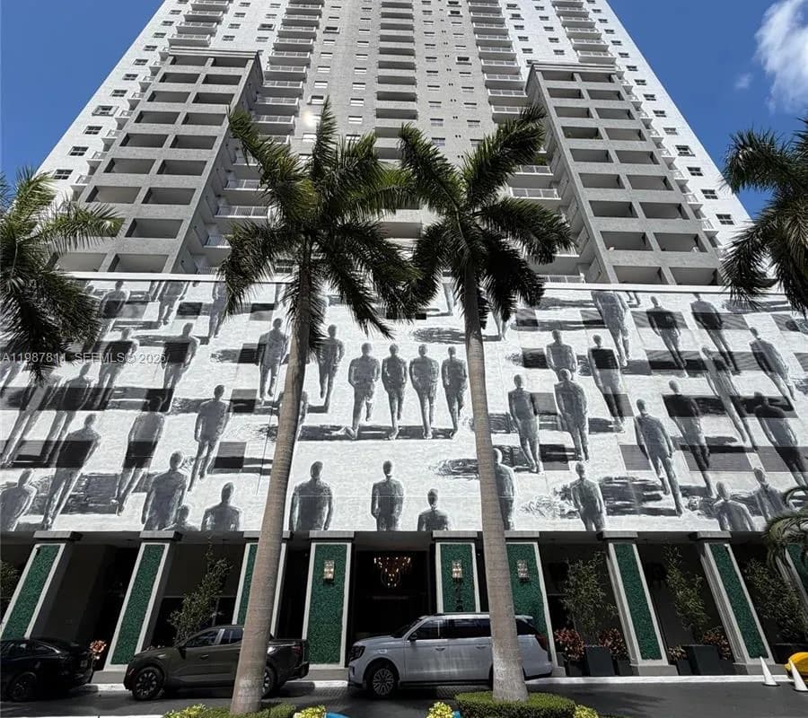 185 SE 14th Ter # 2701, Miami FL 33131