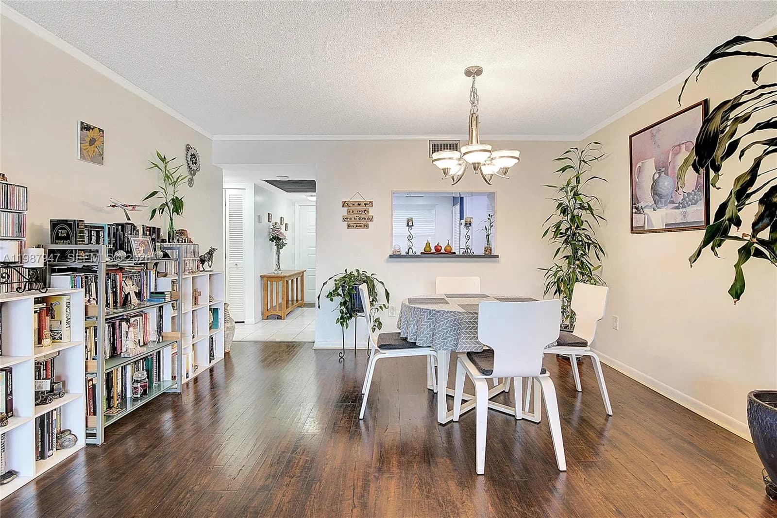 1100 Colony Point Cir # 302, Pembroke Pines FL 33026