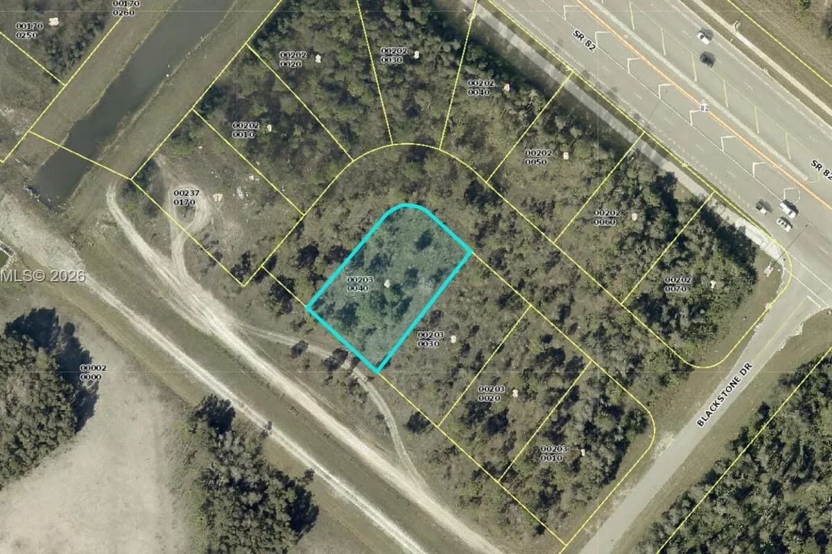 807 Fabian Cir, Fort Myers FL 33913