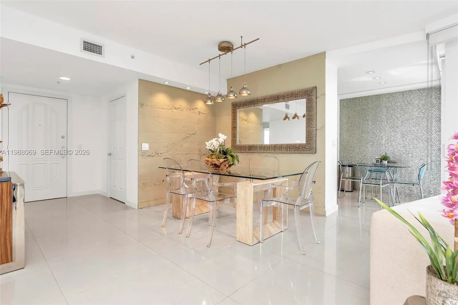 3370 HIDDEN BAY DR # 2210, Aventura FL 33180