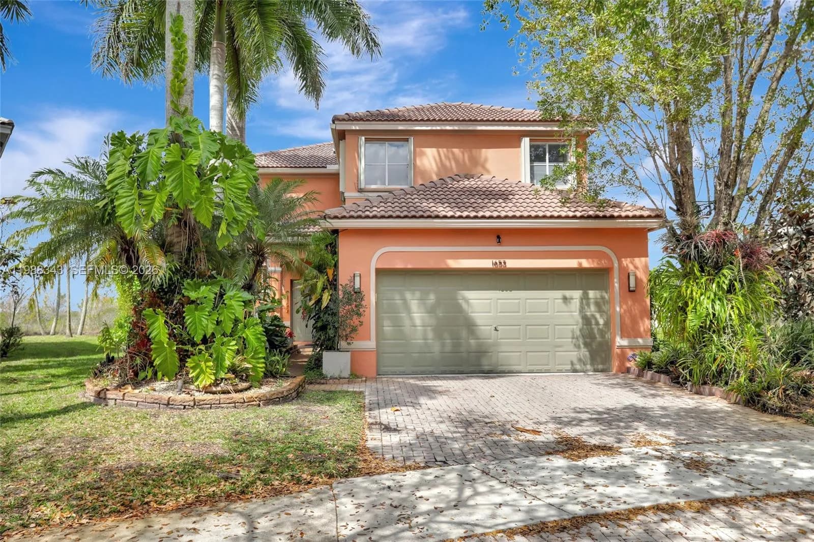 1653 Winterberry Ln, Weston FL 33327