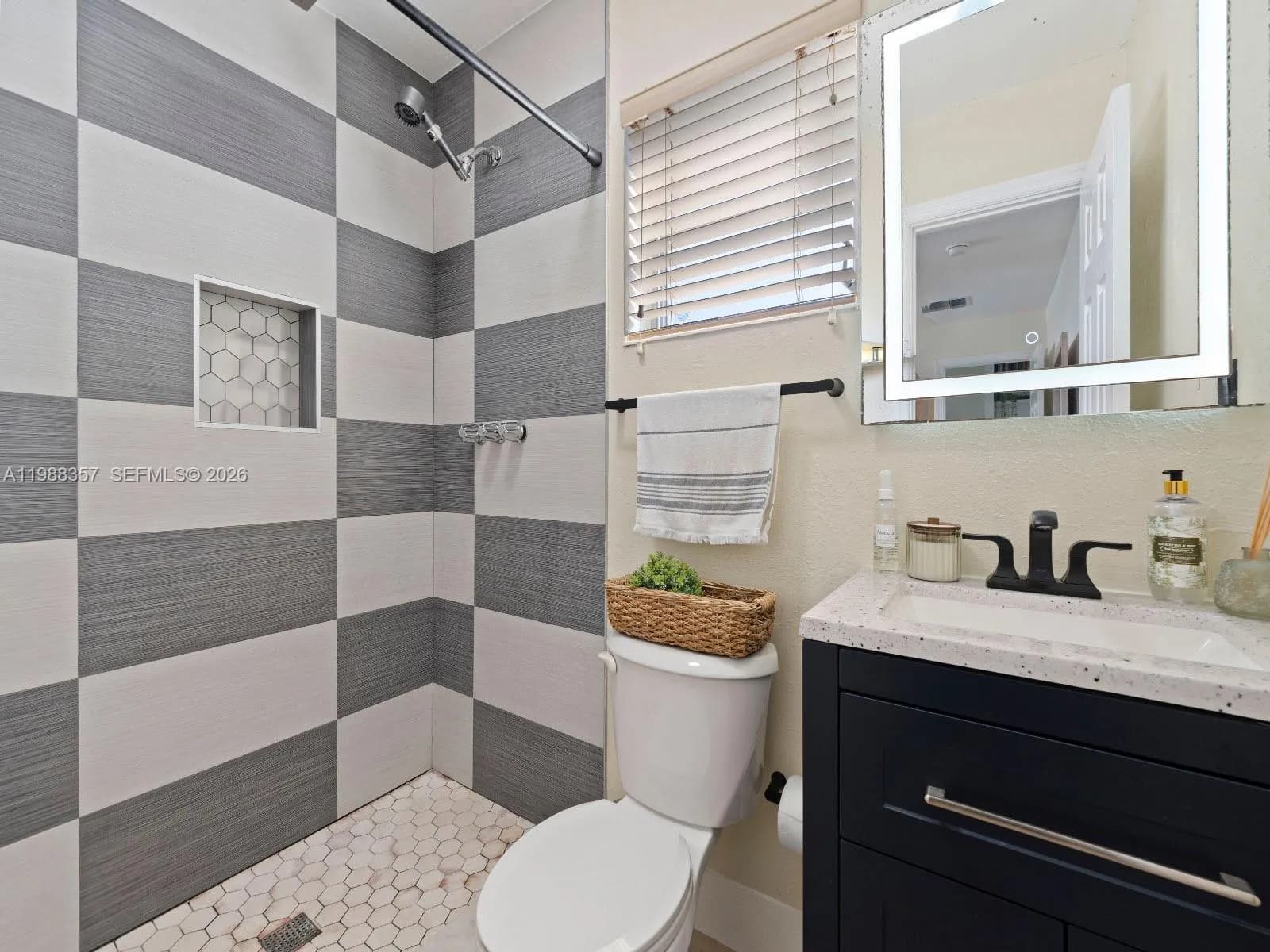 8530 NW 179th St, Hialeah FL 33015