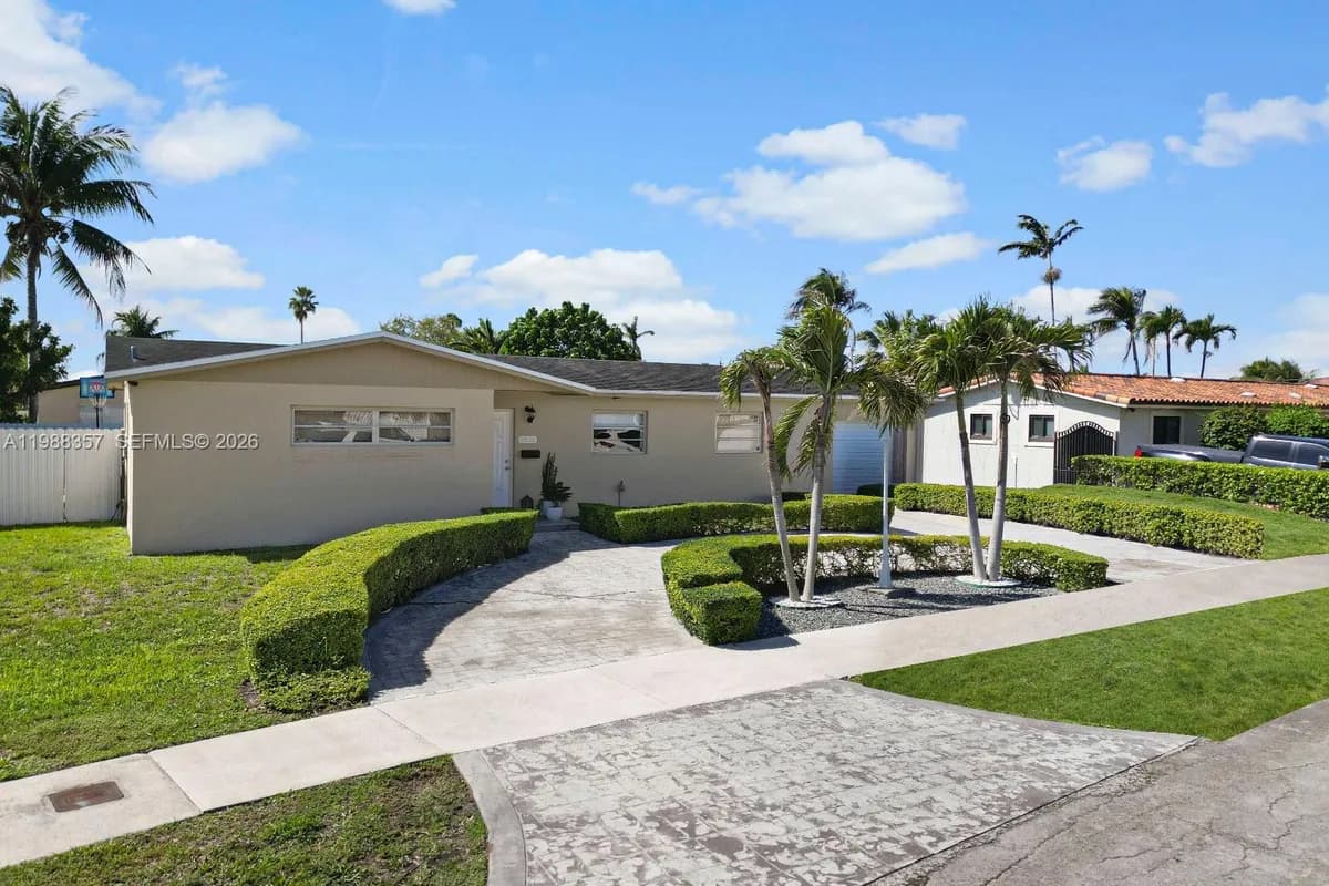 8530 NW 179th St, Hialeah FL 33015
