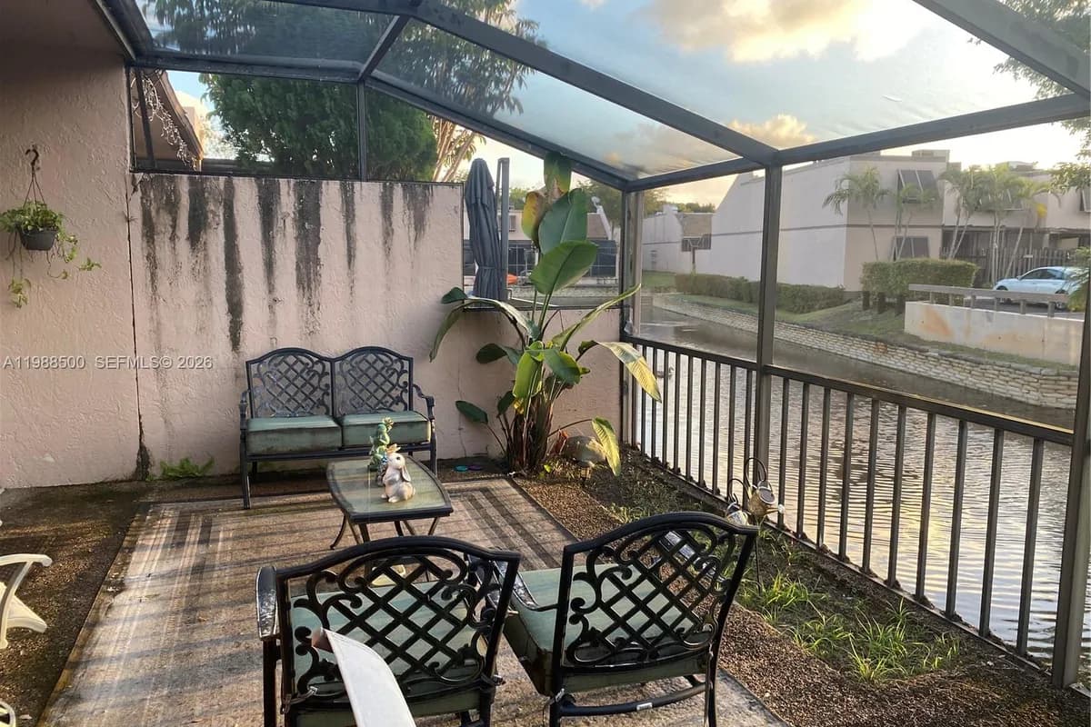 1172 NW 122nd Ter, Pembroke Pines FL 33026