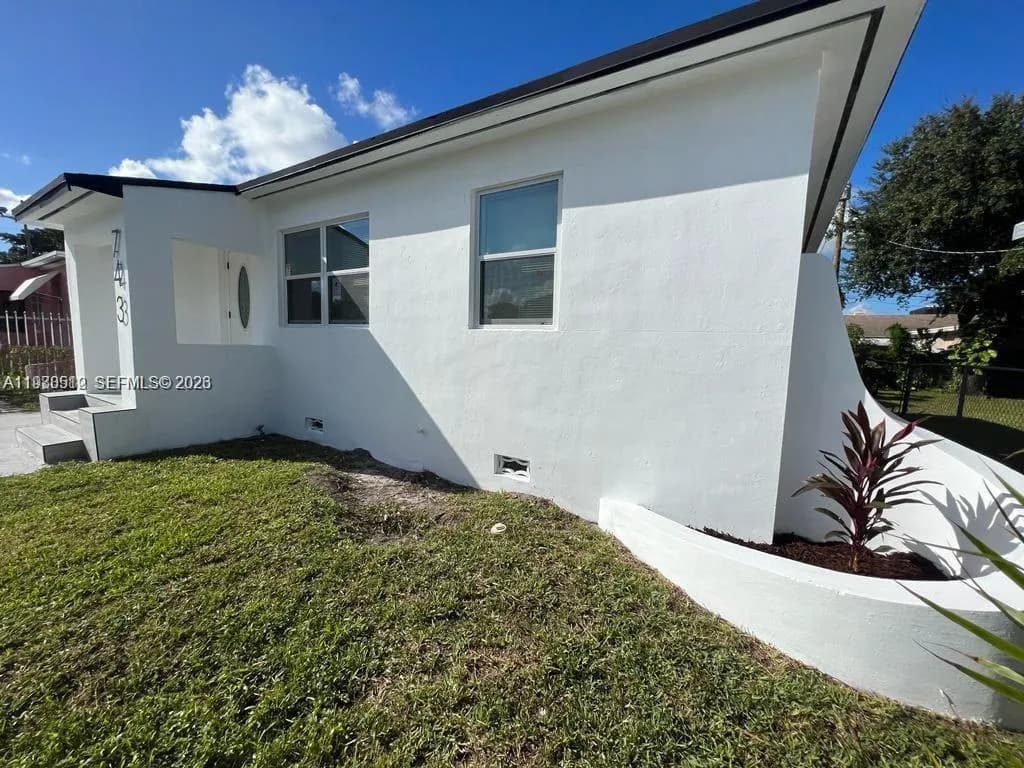 743 NW 77th Ter, Miami FL 33150