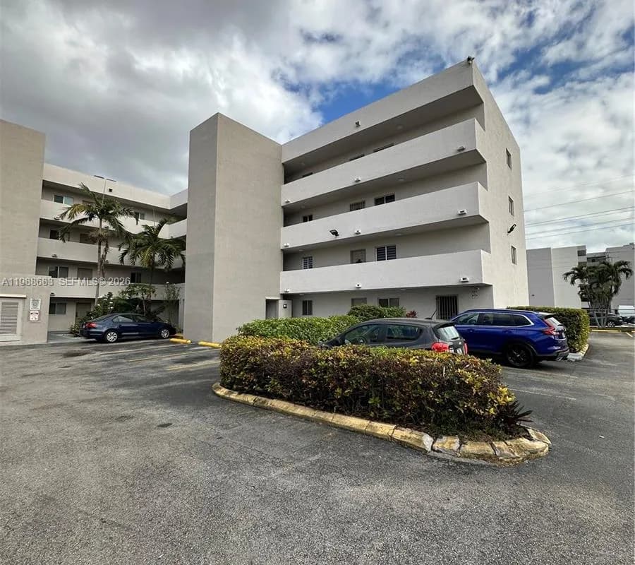 6091 W 22nd Ct # 408, Hialeah FL 33016