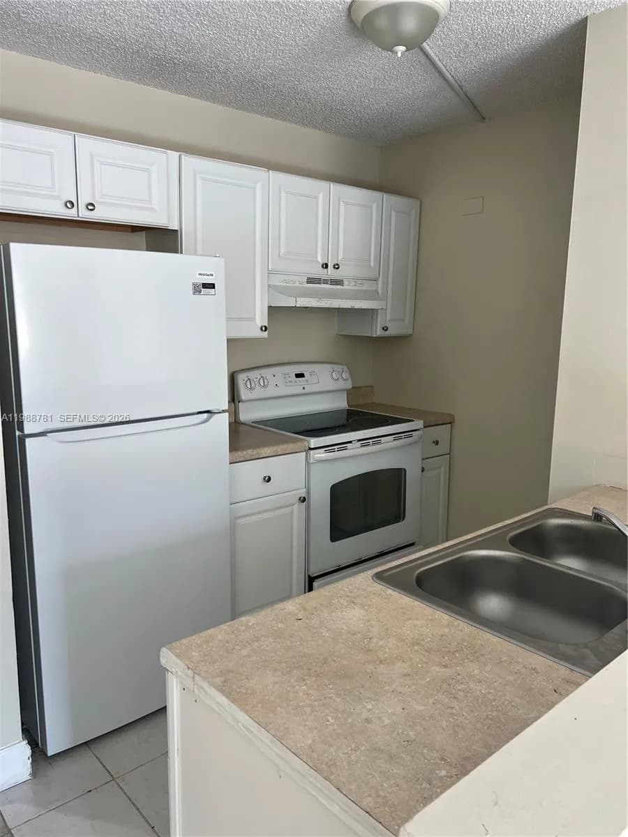 2701 Riverside Dr # B, Coral Springs FL 33065
