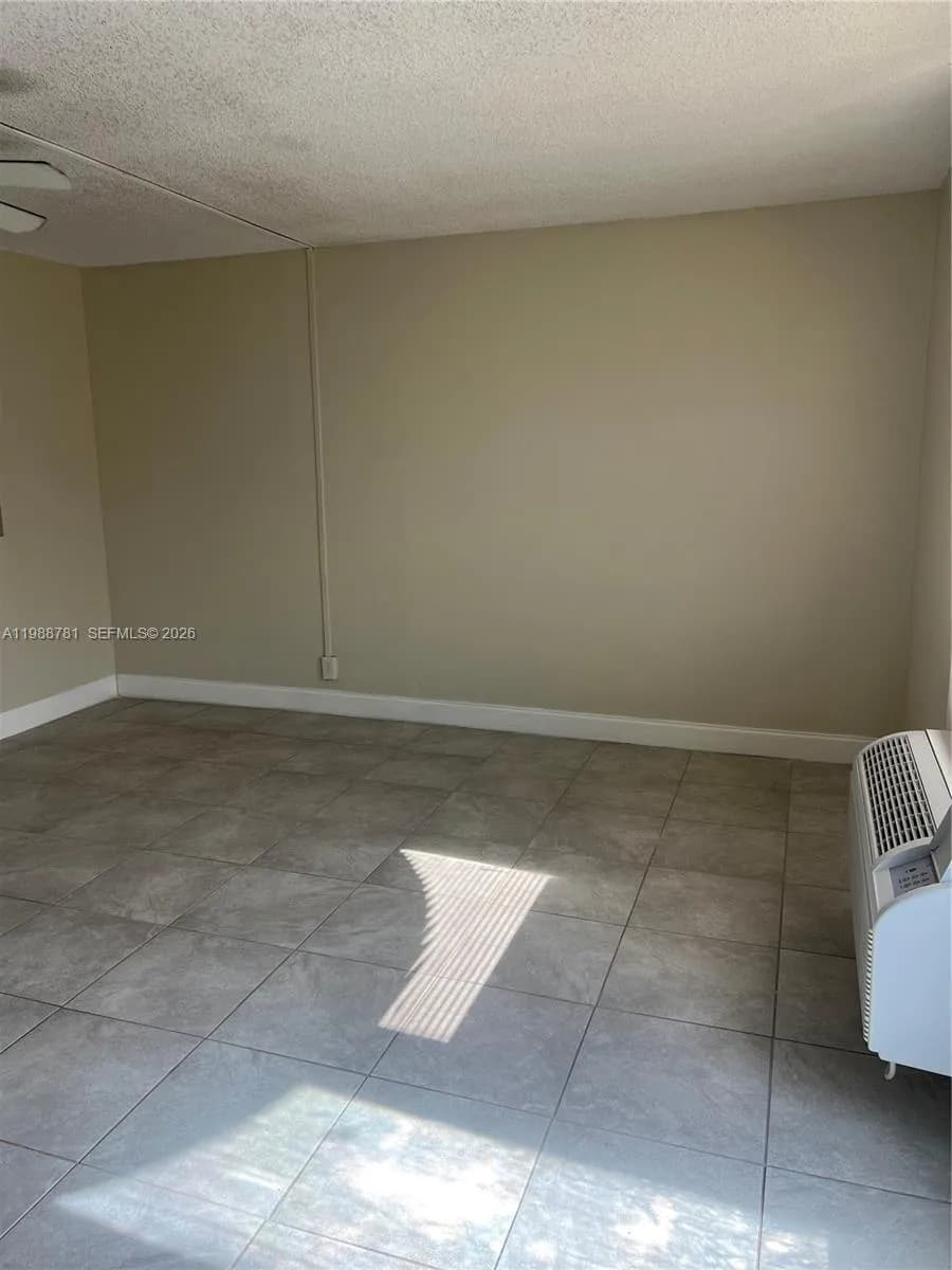 2701 Riverside Dr # B, Coral Springs FL 33065