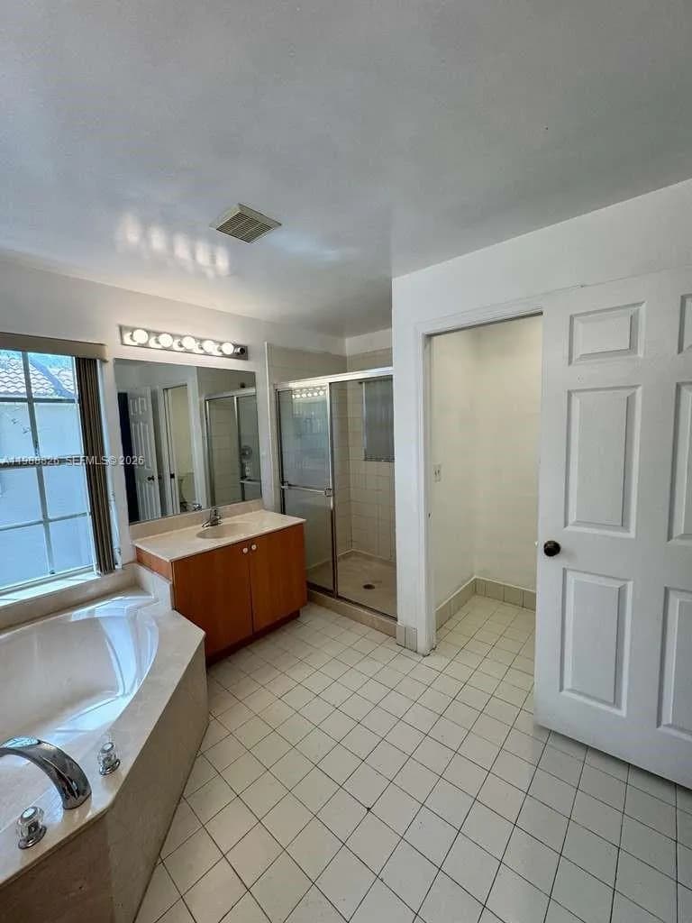 12471 SW 42nd St, Miramar FL 33027