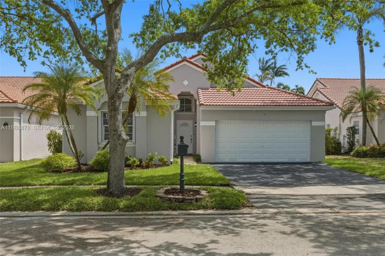 1315 Bayview Cir, Weston FL 33326