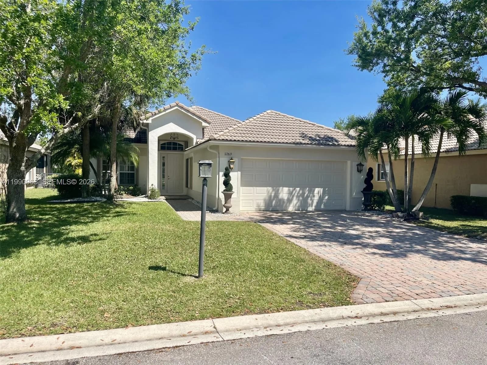 3 bedroom 2 bath Residential for sale at 11289 NW 65th Mnr, Parkland FL 33076