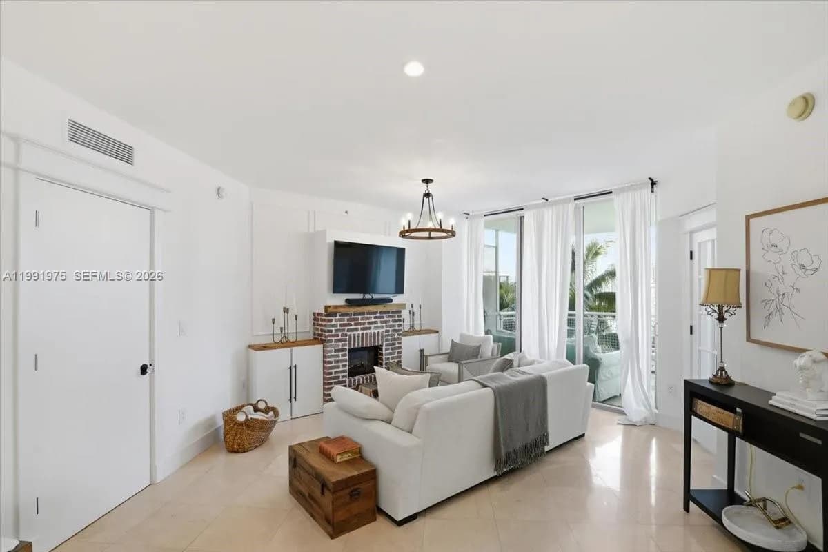 2 bedroom 2 bath for sale at 350 S Miami Ave # 1205, Miami FL 33130