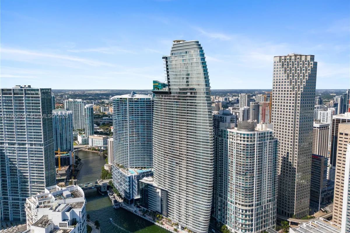 300 Biscayne Boulevard Way # 2103C, Miami FL 33131
