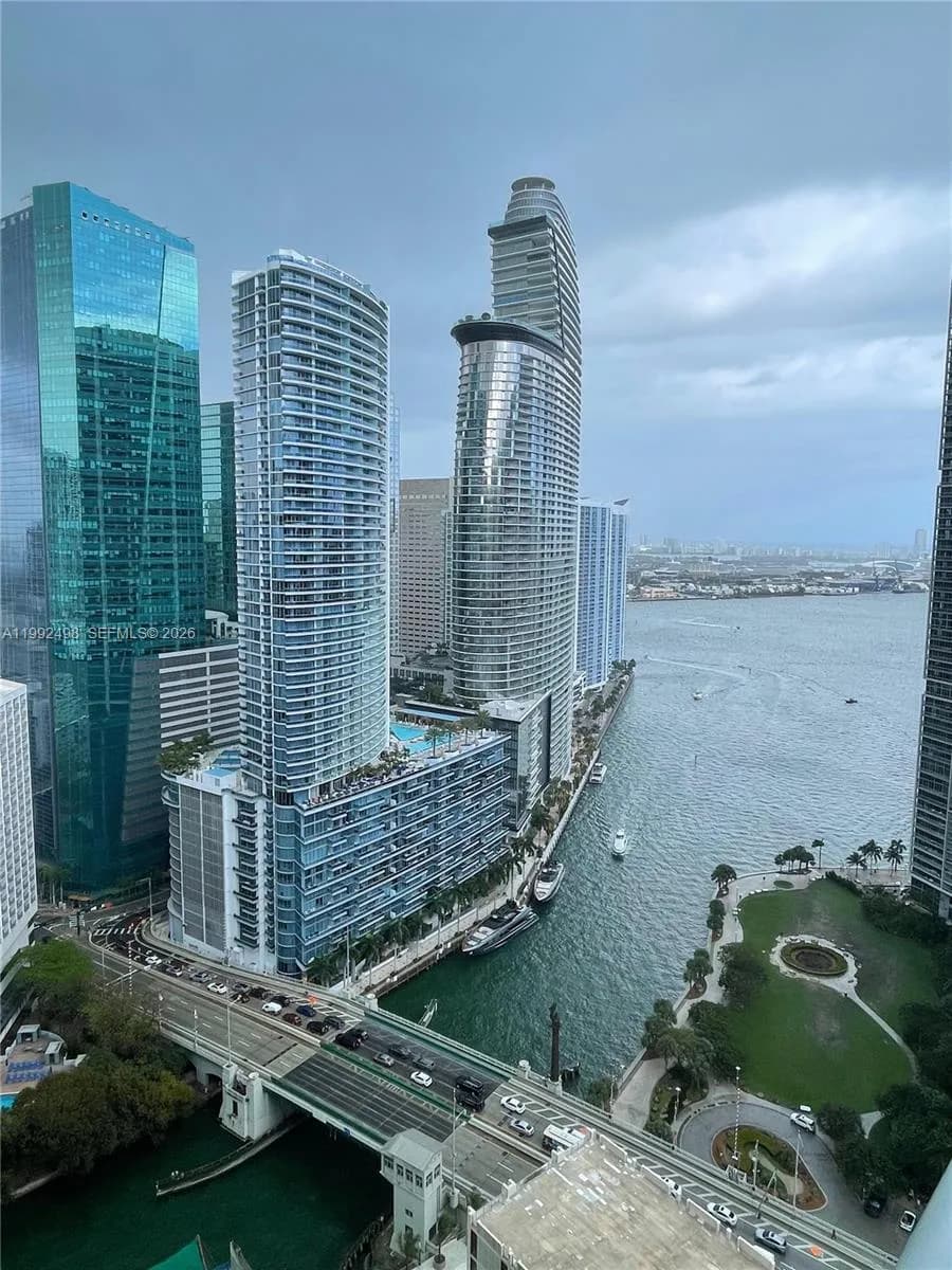 77 SE 5th St # 2204, Miami FL 33131