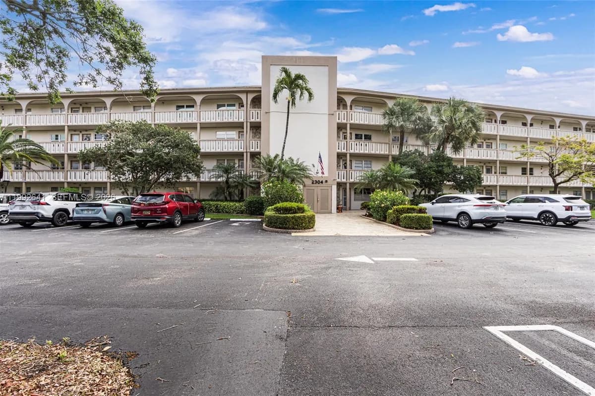 2304 Lucaya Ln # G1, Coconut Creek FL 33066