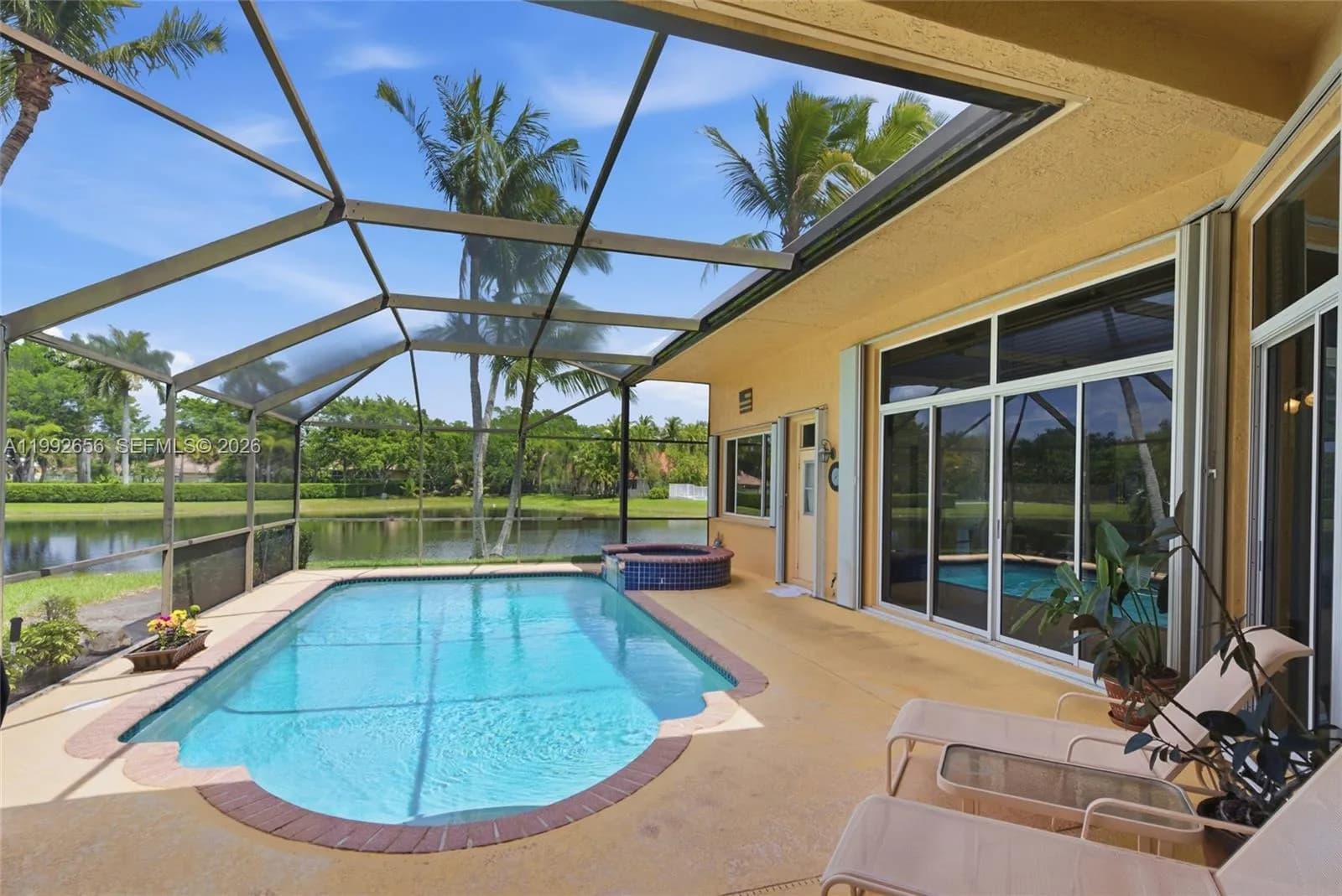 3038 Lakewood Dr, Weston FL 33332