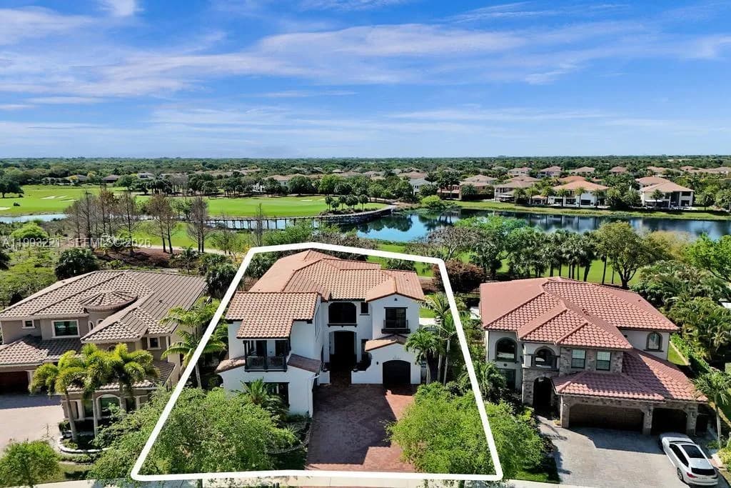 5 bedroom 4 bath Residential for sale at 10292 Emerson St, Parkland FL 33076