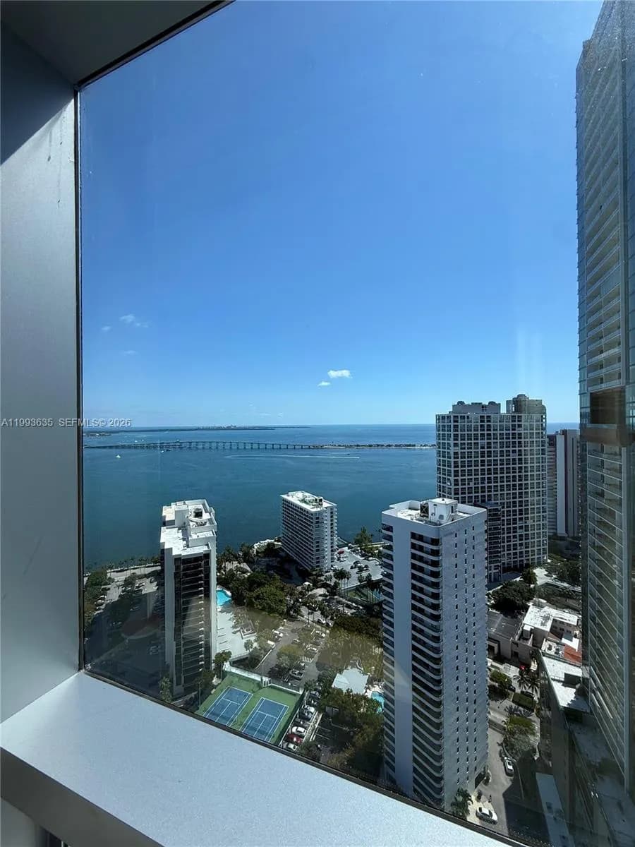 1 bath for sale at 1435 Brickell Ave # 3305, Miami FL 33131