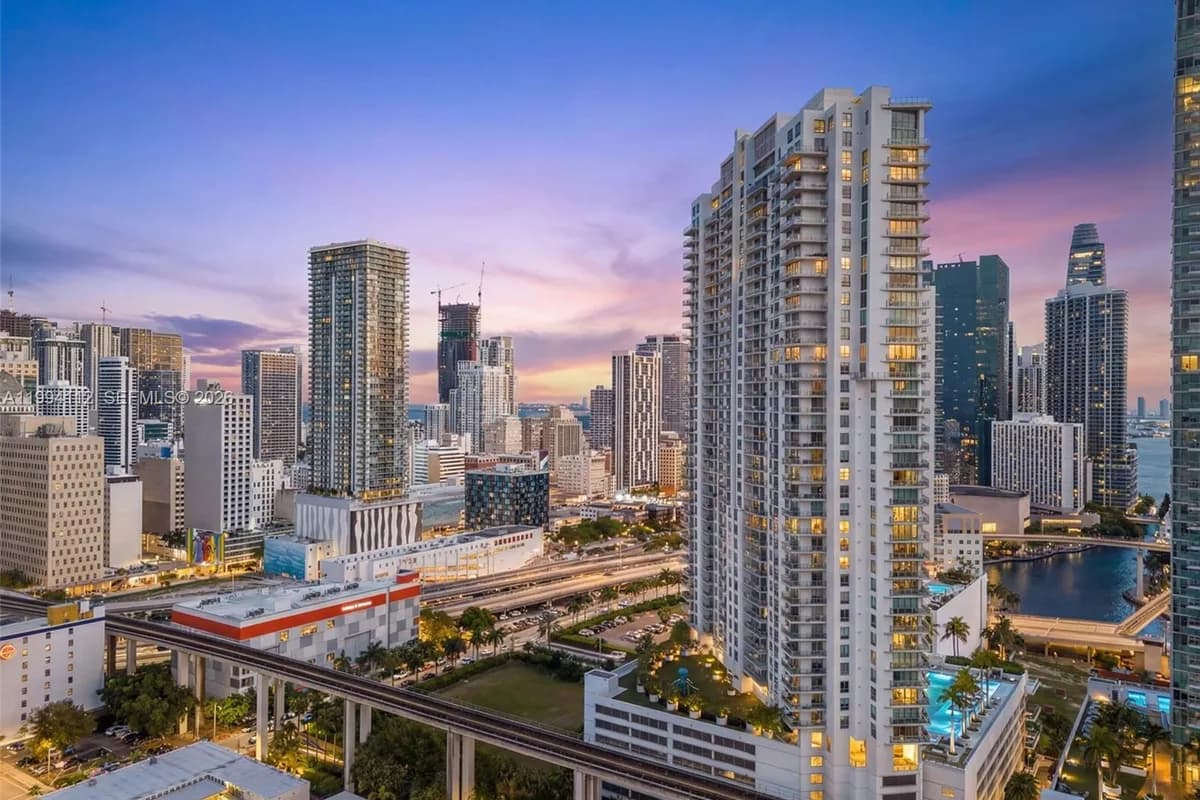 90 SW 3rd St # 1105, Miami FL 33130