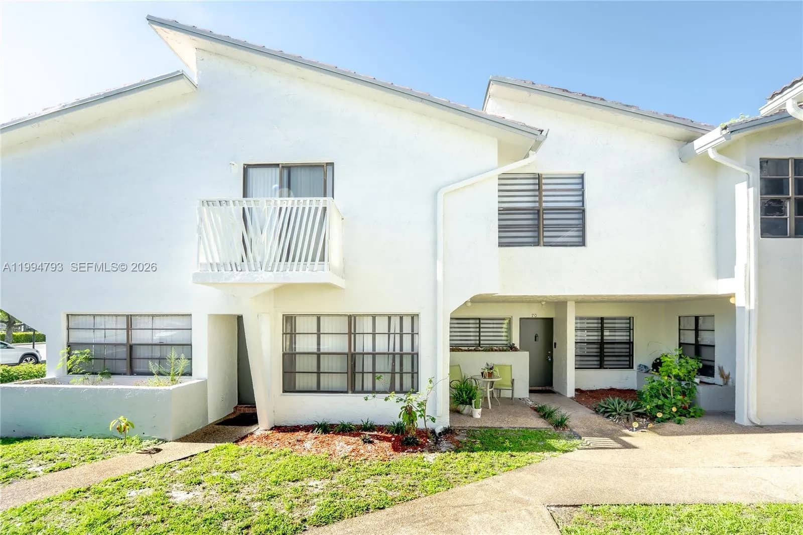 2 bedroom 2 bath Residential for sale at 2570 Coral Springs Dr # 2570, Coral Springs FL 33065
