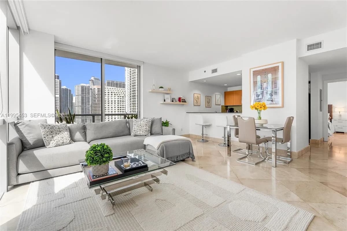 1060 Brickell Ave # 2117, Miami FL 33131