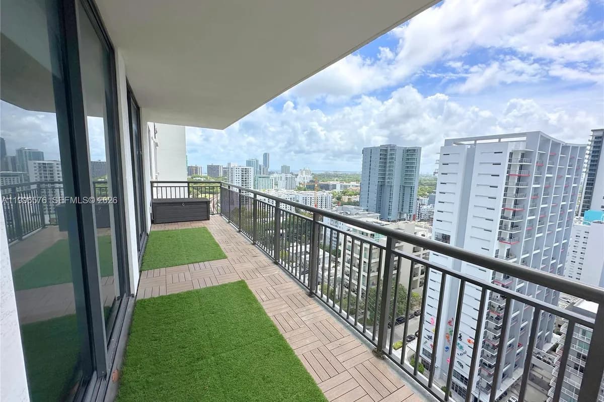 999 SW 1st Ave # 2109, Miami FL 33130