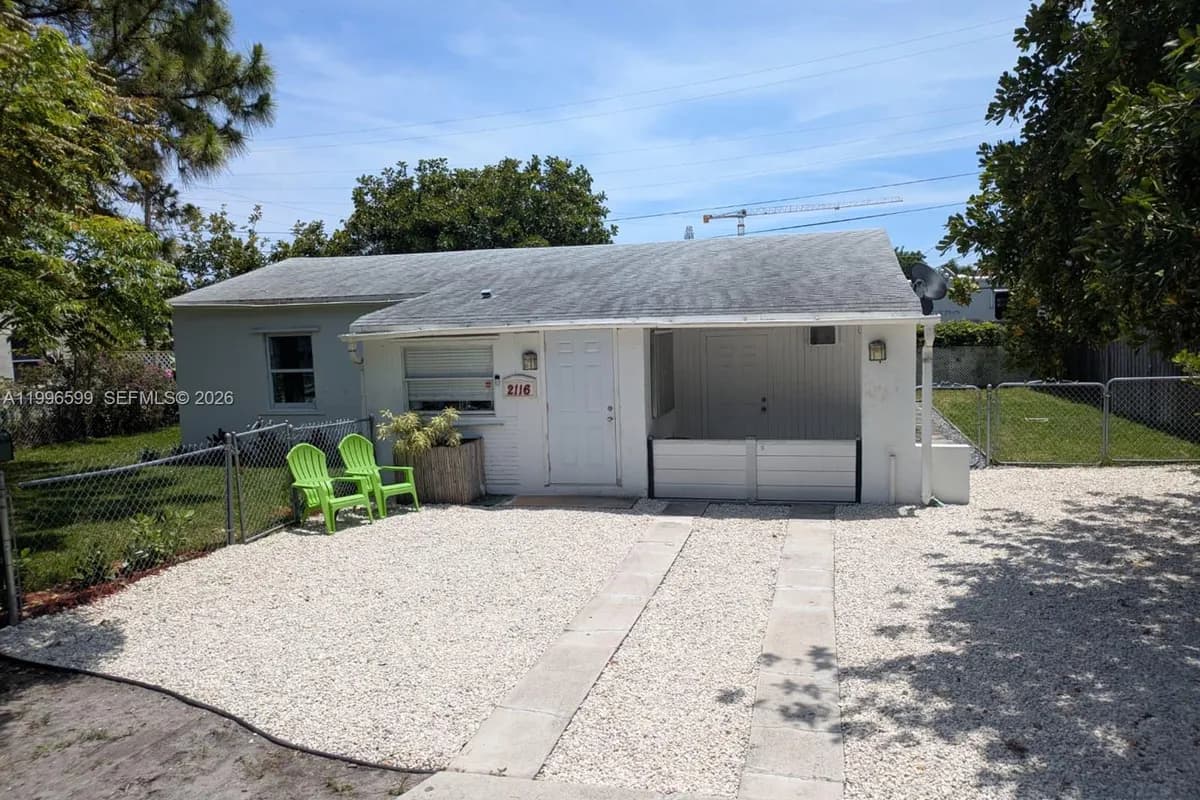 2116 Monroe Ter, Hollywood FL 33020