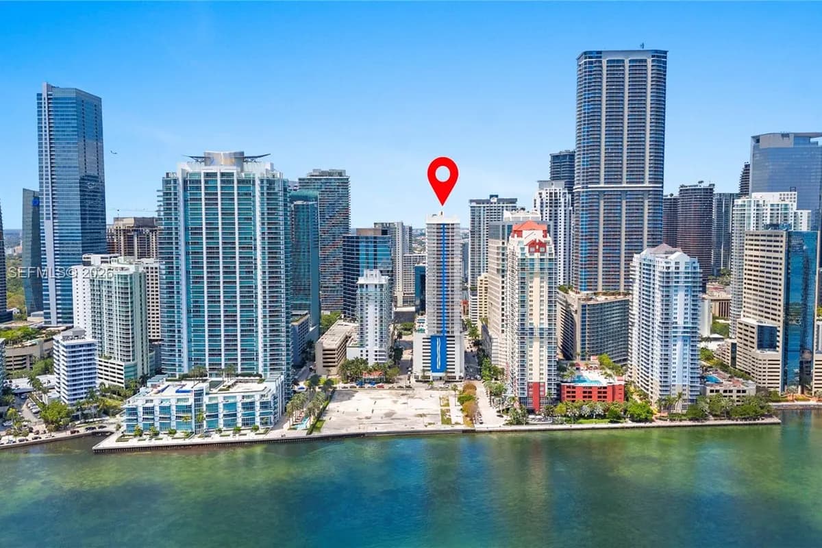 1200 Brickell Bay Dr # 4218, Miami FL 33131