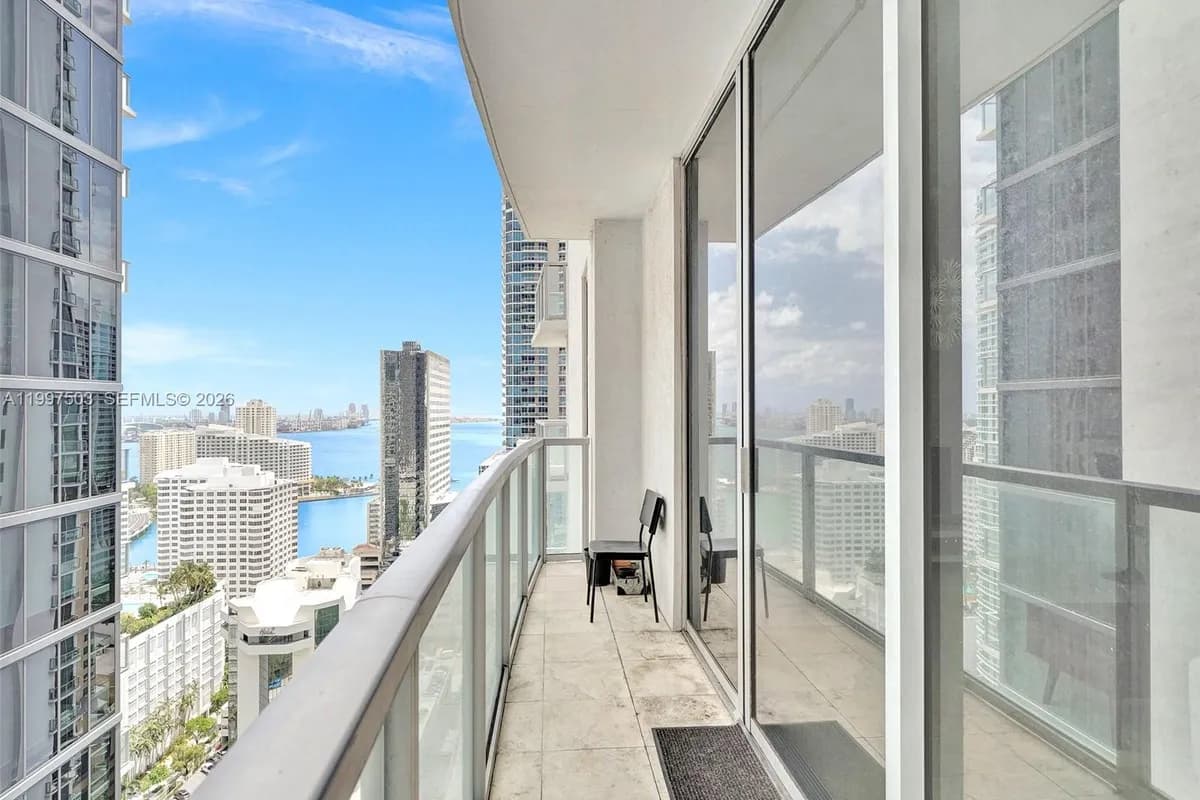 1050 Brickell Ave # 2722, Miami FL 33131