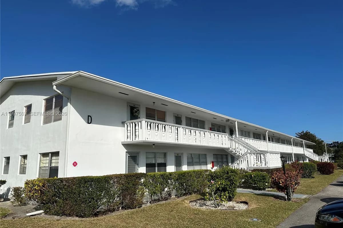 89 Berkshire D # 89, West Palm Beach FL 33417