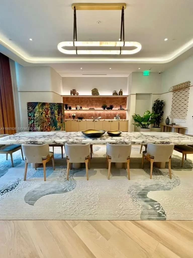 77 SE 5 # 1915, Miami FL 33131