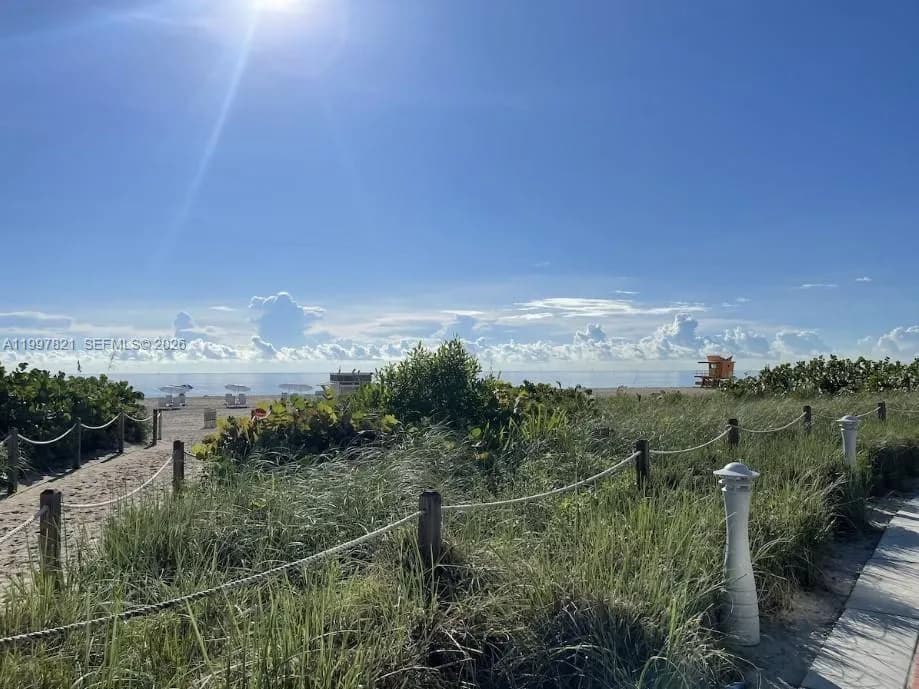 1 bedroom 1 bath for sale at 335 Ocean Dr # 214, Miami Beach FL 33139