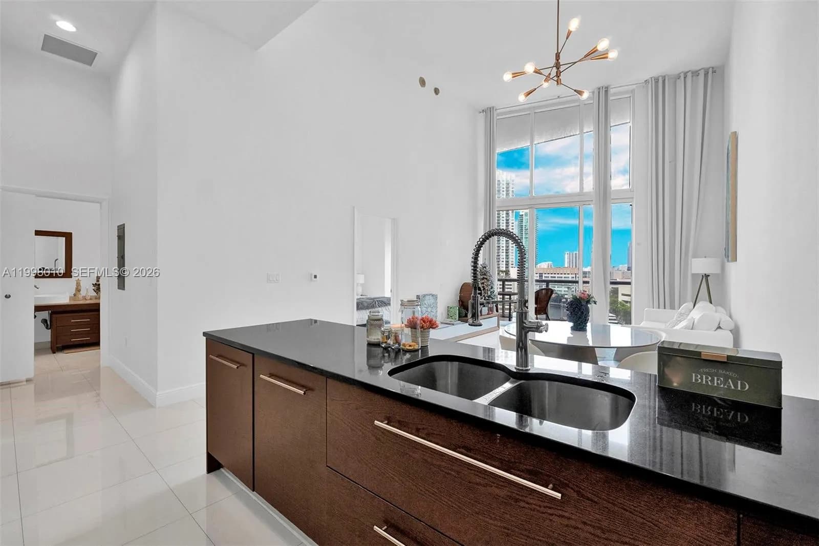 465 Brickell Ave # 1406, Miami FL 33131
