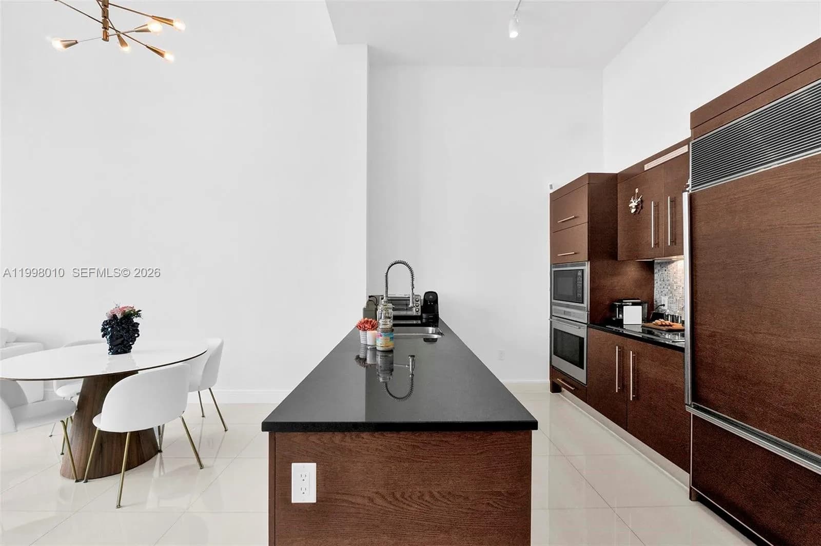 465 Brickell Ave # 1406, Miami FL 33131
