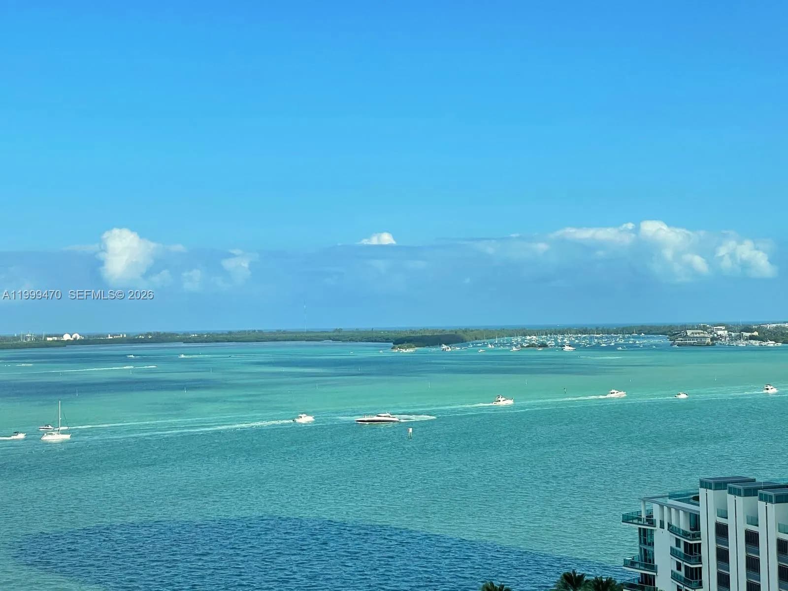 1 bedroom 1 bath for sale at 1200 Brickell Bay Dr # 2017, Miami FL 33131