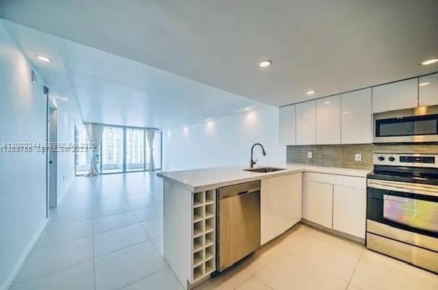 1 bedroom 1 bath for sale at 555 NE 15th St # 17F, Miami FL 33132