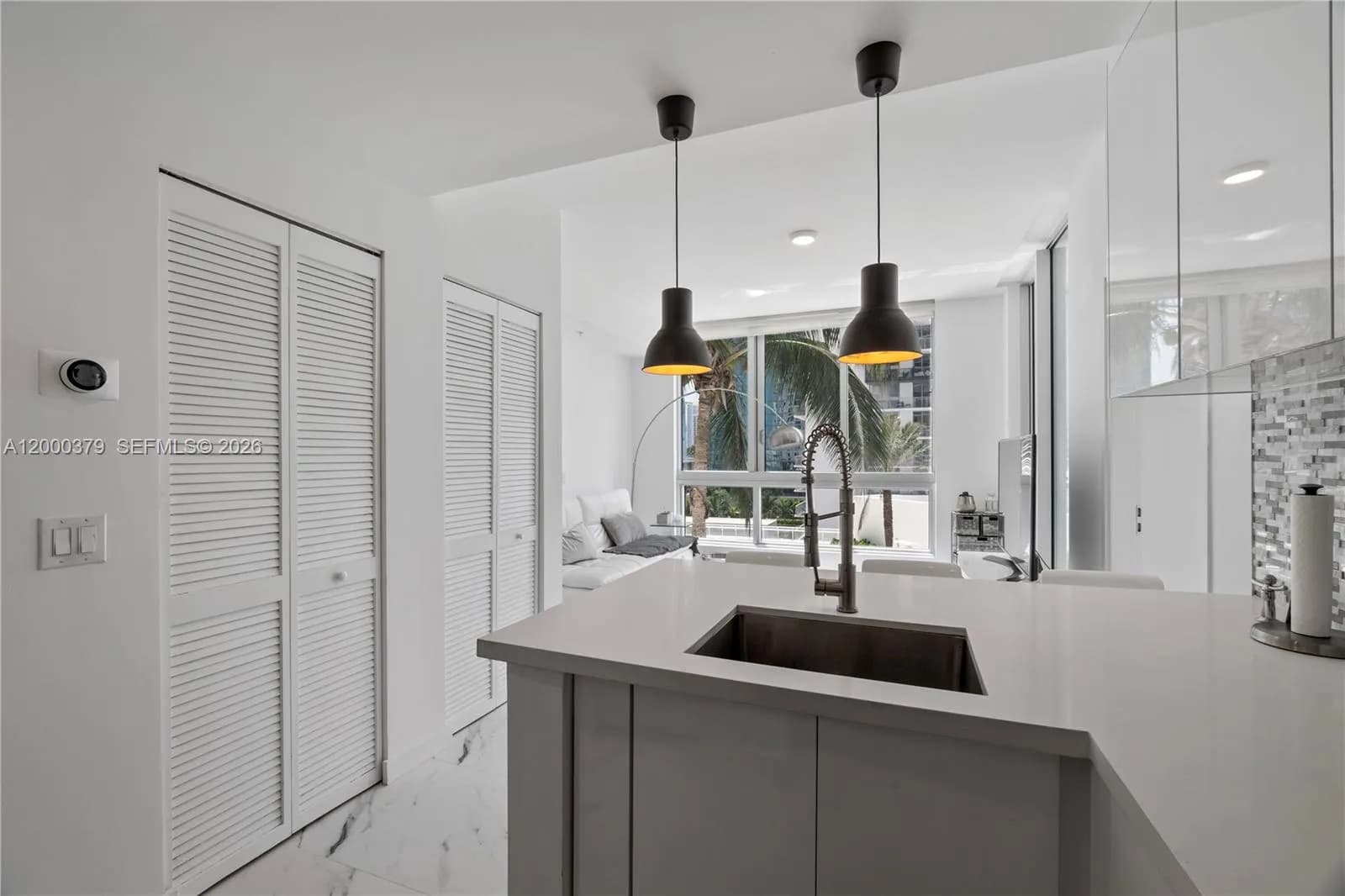 1 bedroom 1 bath for sale at 300 S Biscayne Blvd # 1411, Miami FL 33131