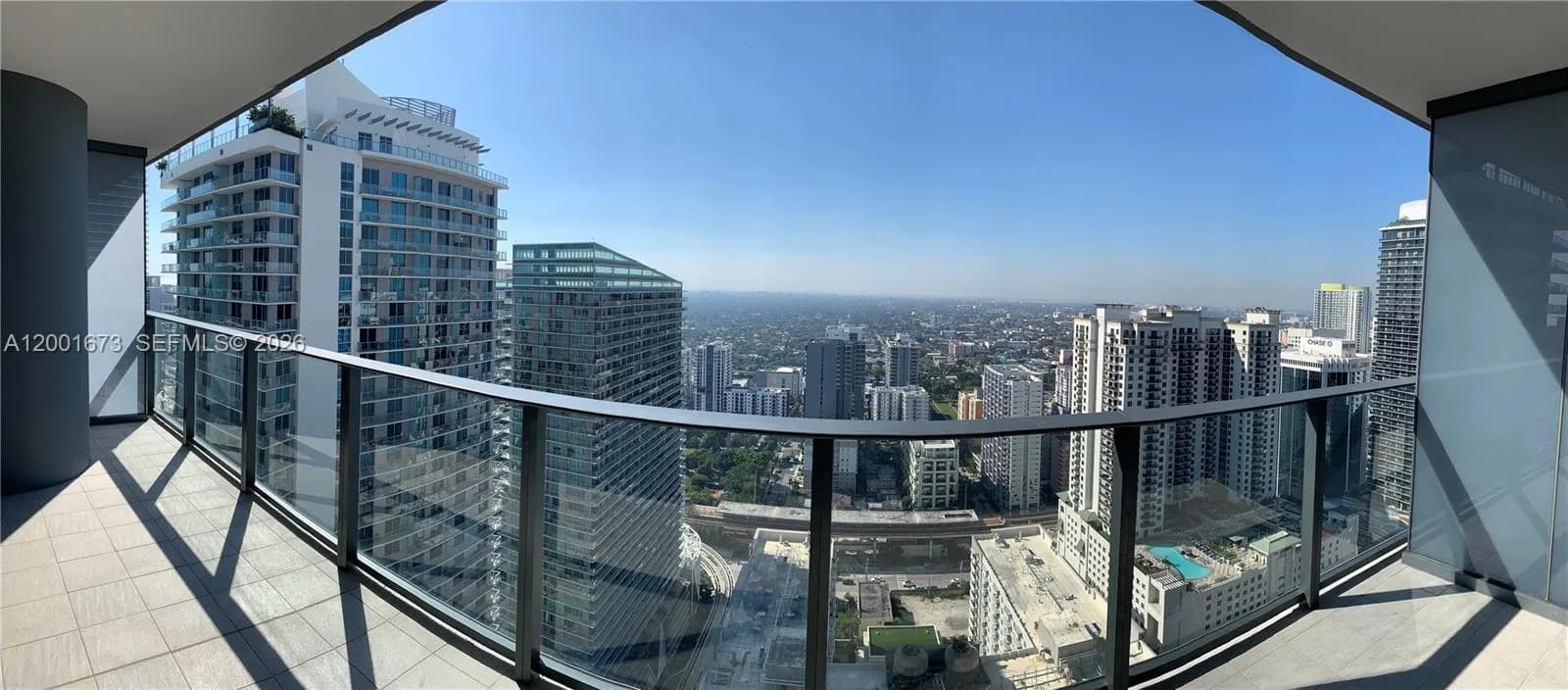 1 bedroom 1 bath for sale at 1000 Brickell Plz # 3904, Miami FL 33131
