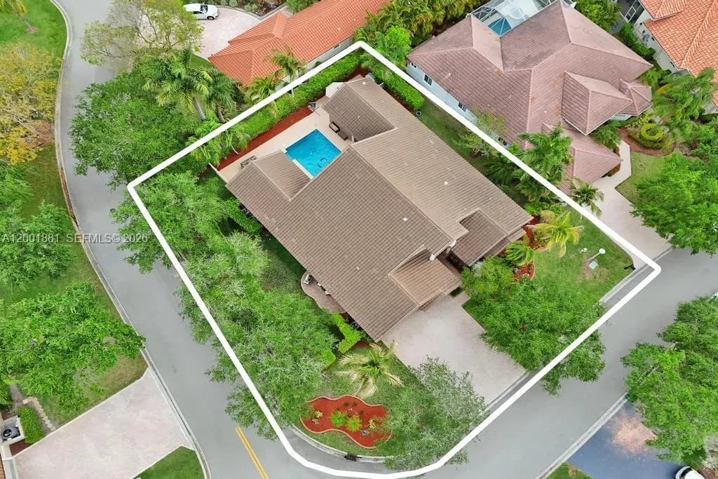 5 bedroom 3 bath Residential for sale at 9921 NW 60th Pl, Parkland FL 33076