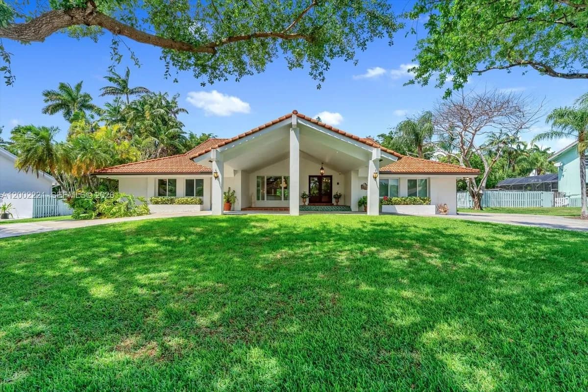 9941 SW 143rd St, Miami FL 33176
