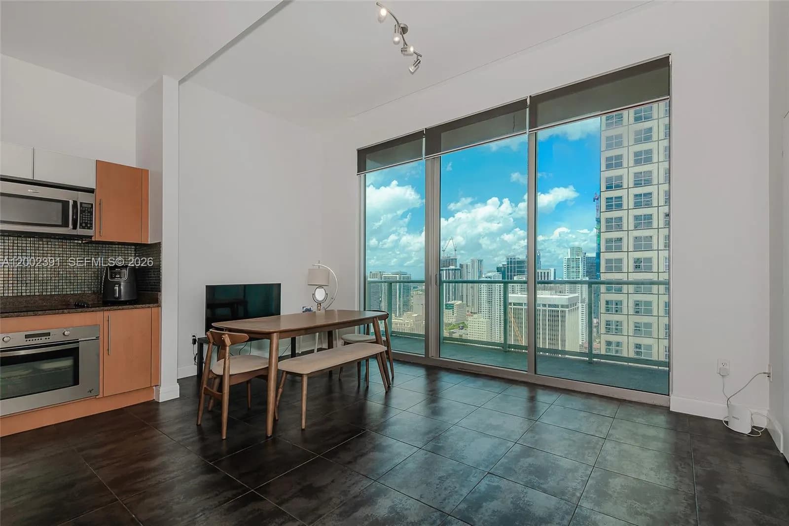 1 bedroom 1 bath for sale at 300 S Biscayne Blvd # 3903, Miami FL 33131