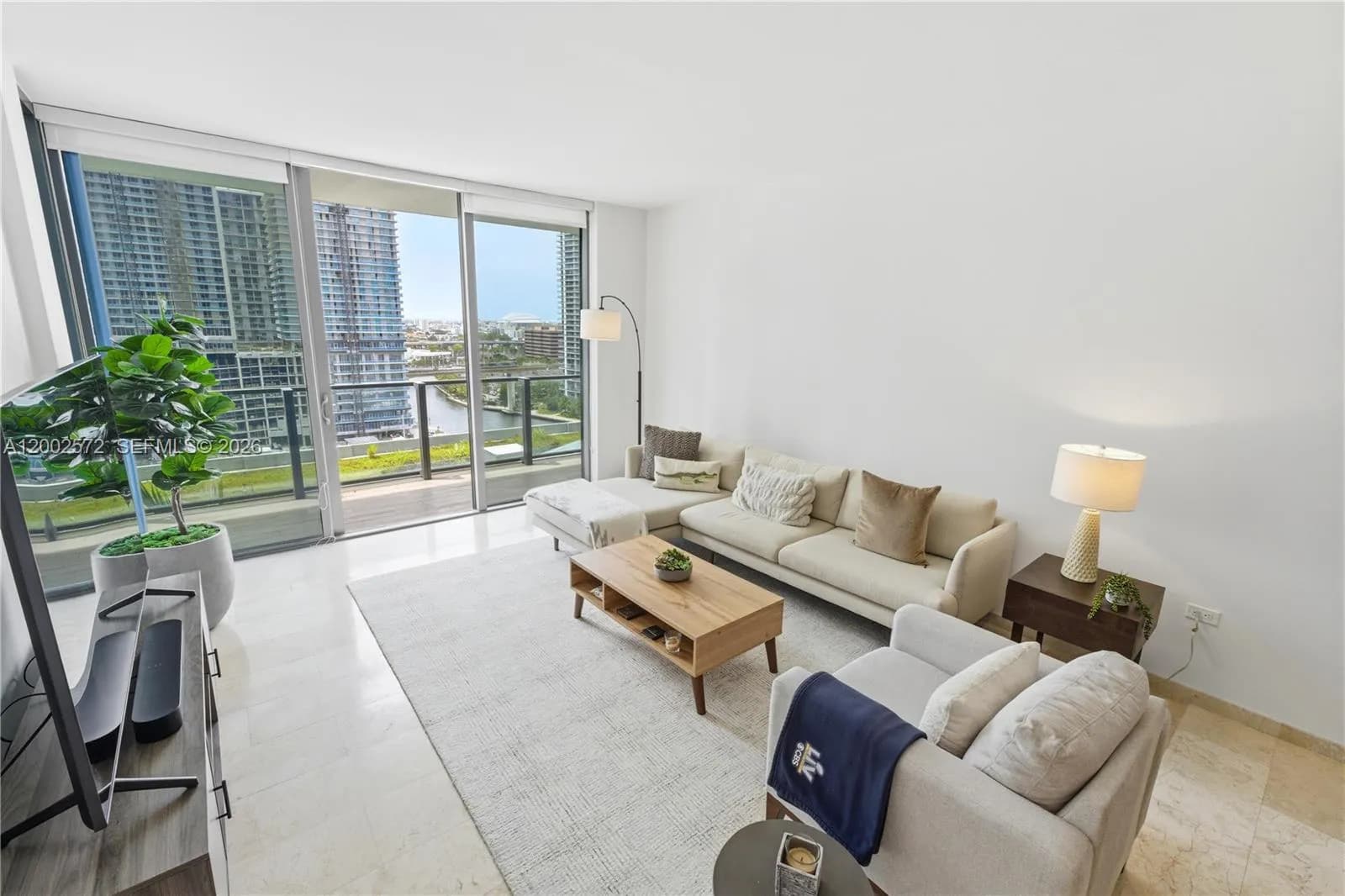 1 bedroom 1 bath for sale at 68 SE 6th St # 1106, Miami FL 33131