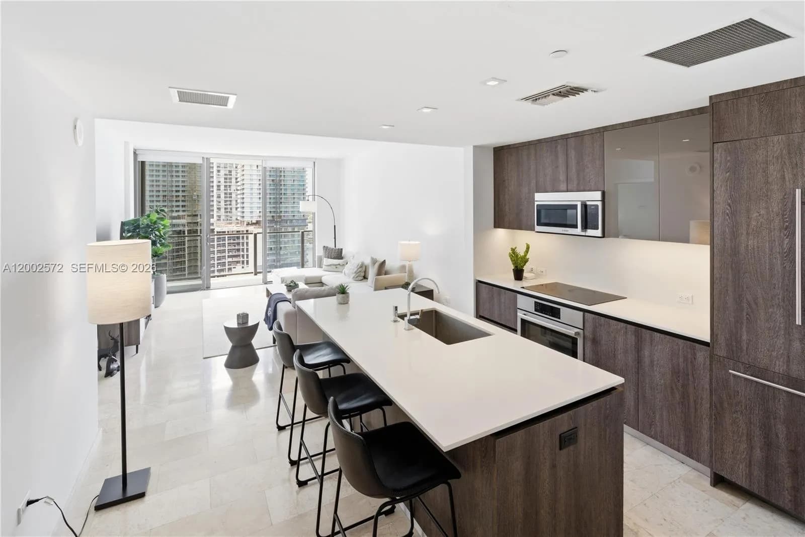 68 SE 6th St # 1106, Miami FL 33131